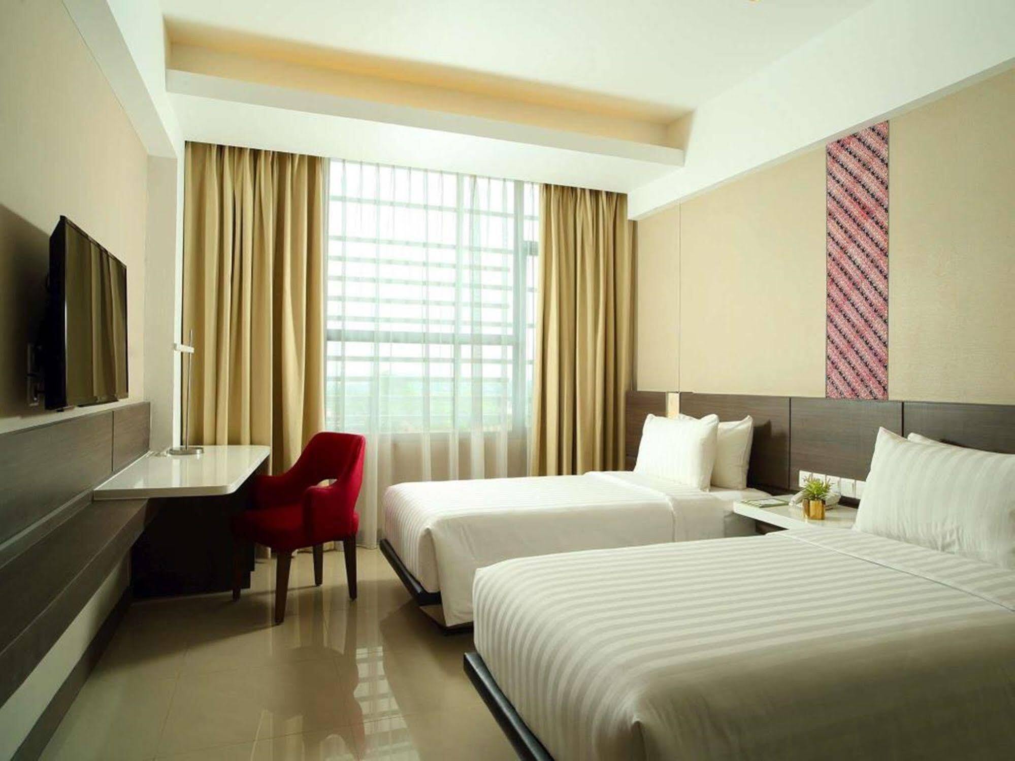 Hotel Santika Premiere Ice - Bsd City Серпонг Екстериор снимка