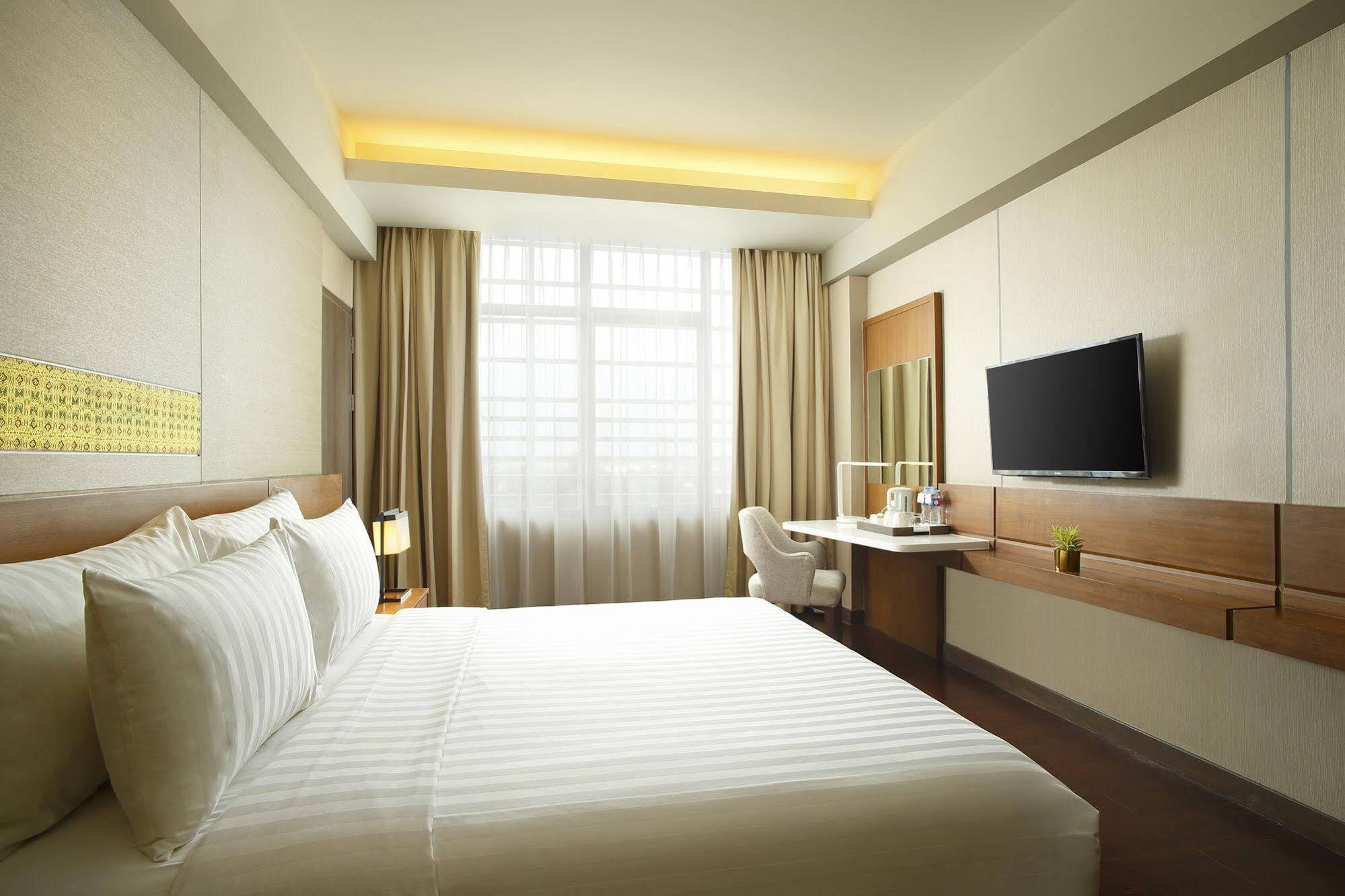 Hotel Santika Premiere Ice - Bsd City Серпонг Екстериор снимка